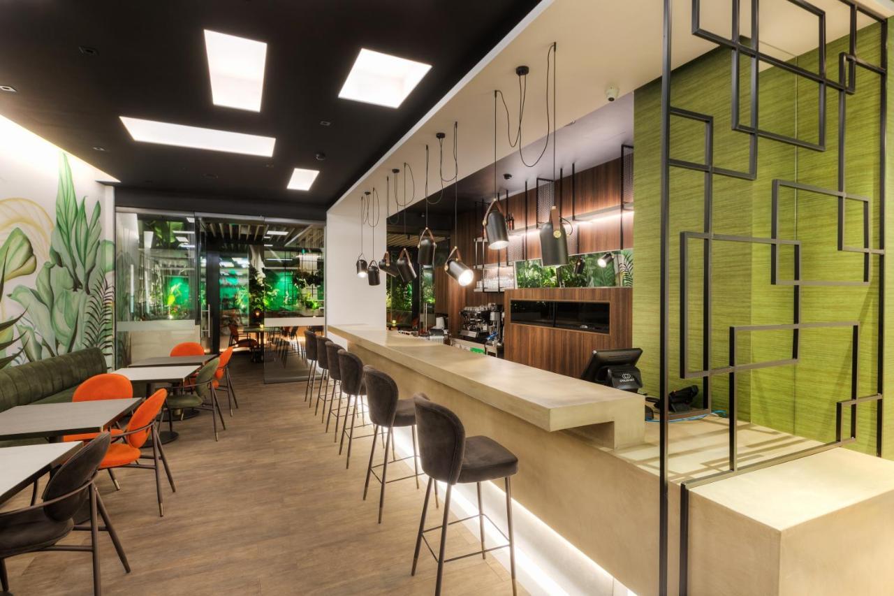Ivis 4 Boutique Hotel アテネ エクステリア 写真